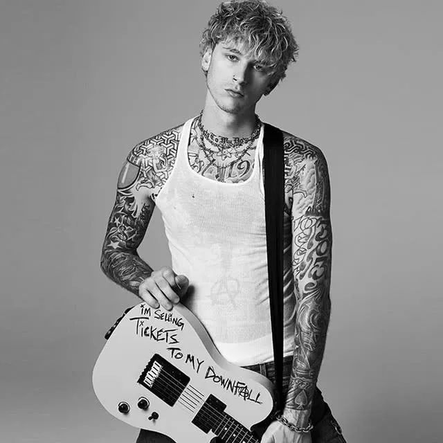 dMachine Gun Kelly